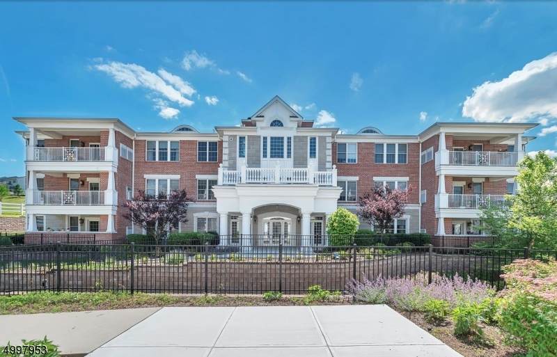 117 Four Seasons Dr - Photo 1