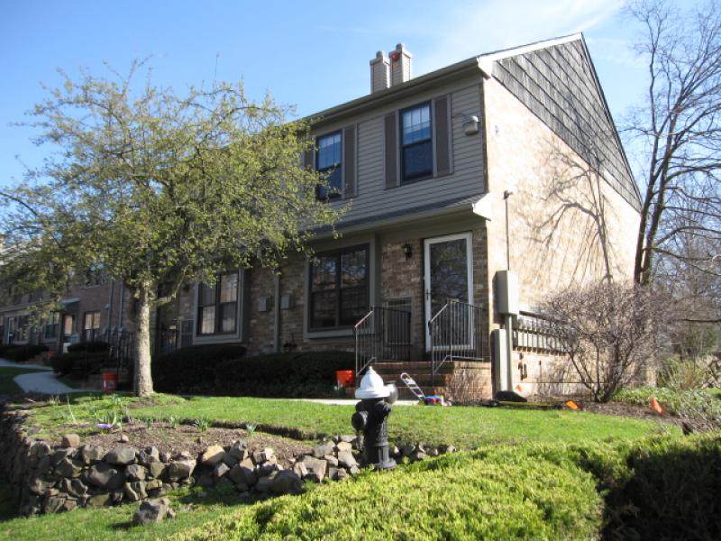 181 Long Hill Road R-11 - Photo 1