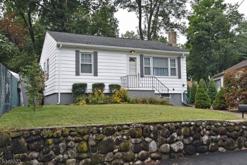 14 Edgewood Rd - Photo 1