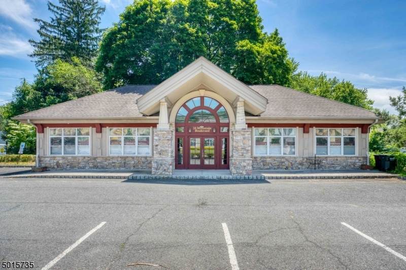 24 Mountain Blvd - Photo 1