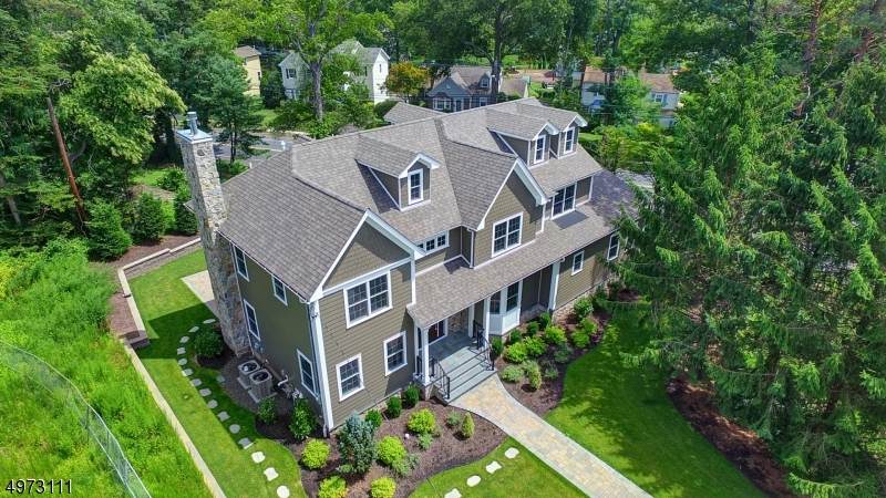 110 Wychwood Rd - Photo 1