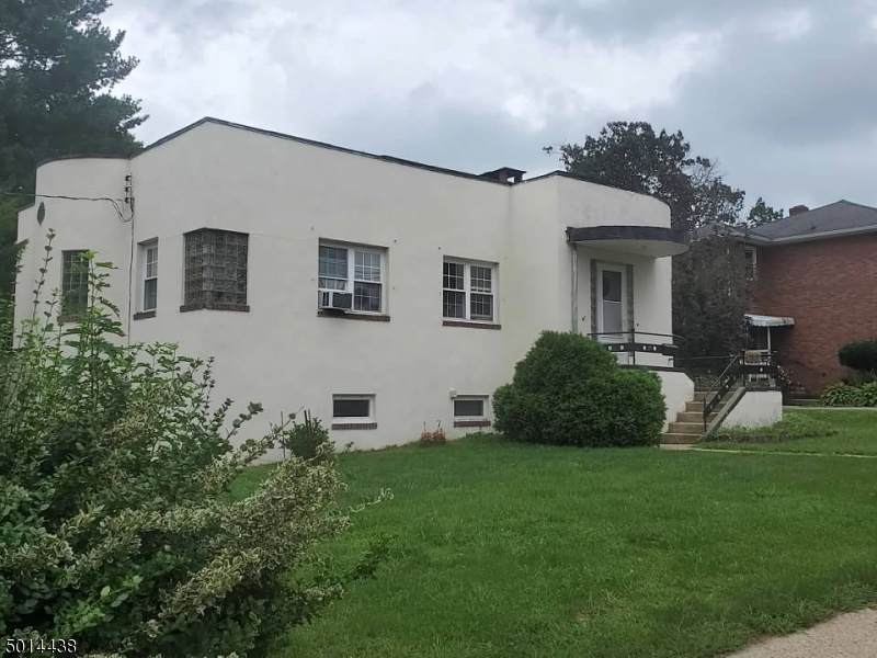 48 Elwood Ave - Photo 1