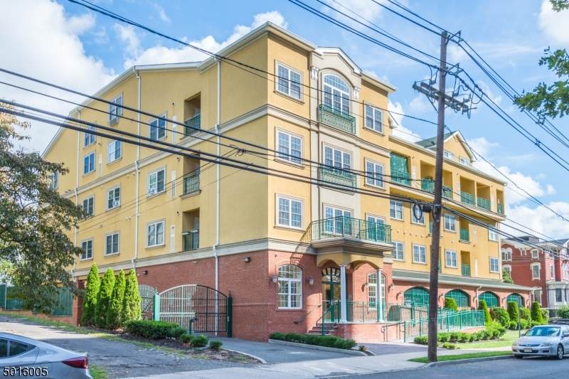 201 W Jersey St - Photo 1