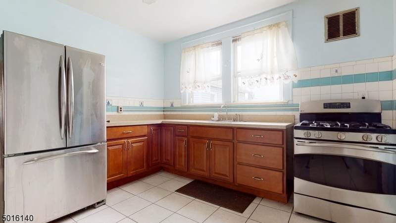 175 Stuyvesant Ave - Photo 1