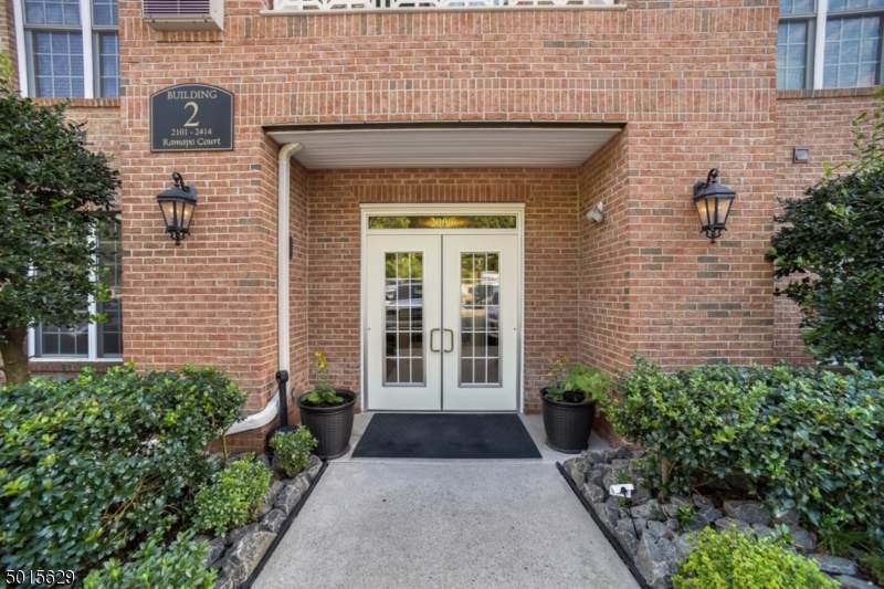 2202 Ramapo Ct - Photo 1