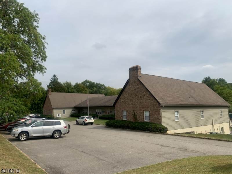10 Shawnee Dr - Photo 1