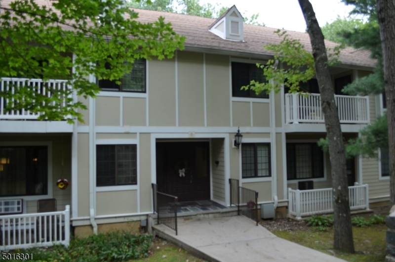 5 Foxwood Dr - Photo 1