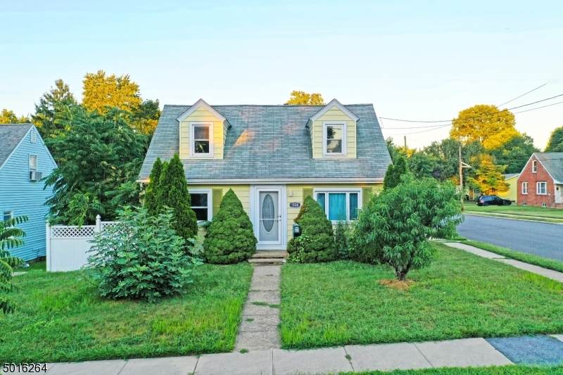 136 Regina Ave - Photo 1