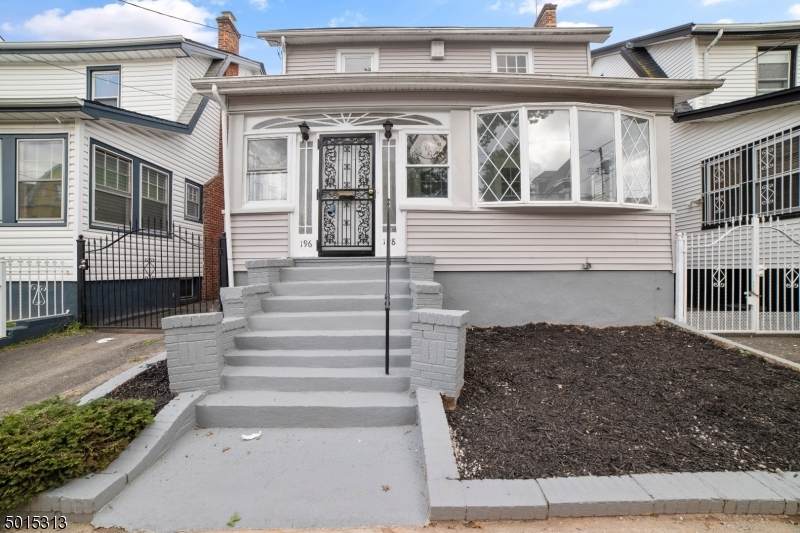 196 Isabella Ave - Photo 1