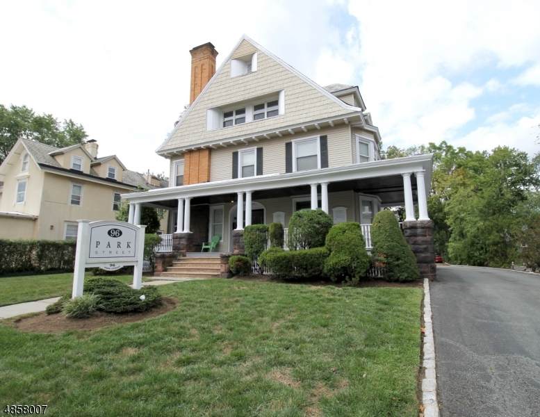 96 Park St - Photo 1