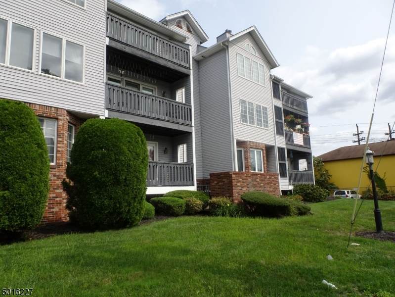 900 Van Houten Ave - Photo 1