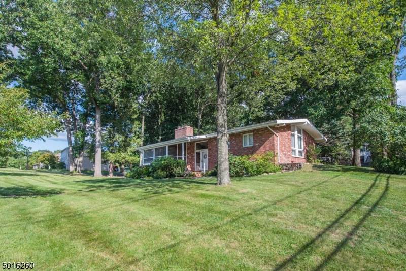 3 Erickson Way - Photo 1