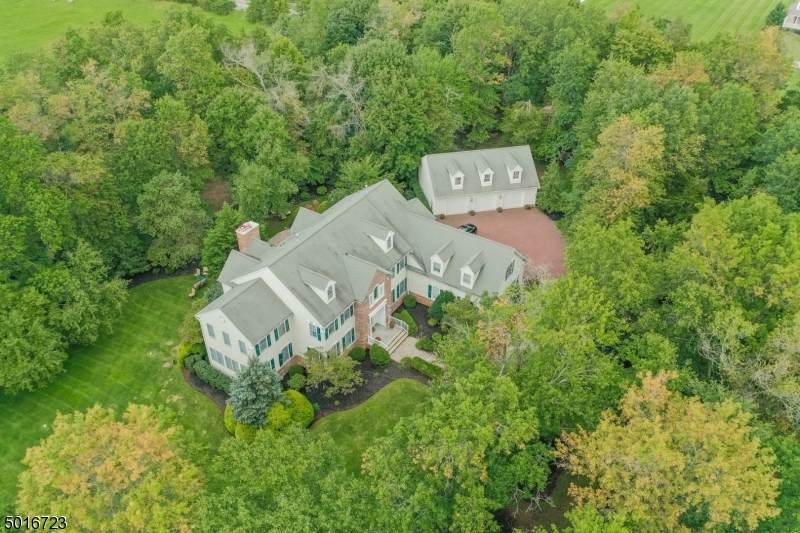 4 Raymond Ln - Photo 1