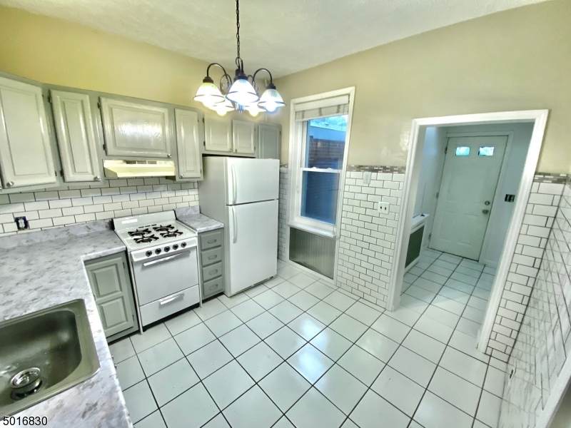 1620 S Wood Ave - Photo 1