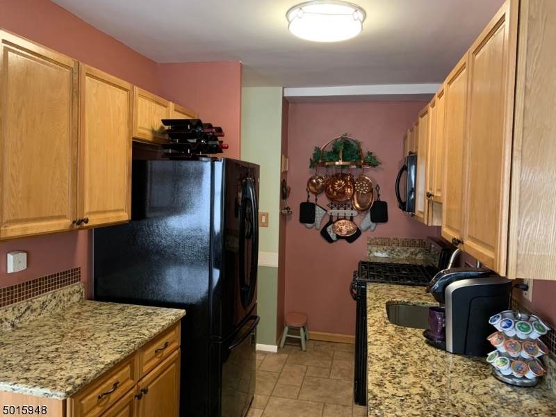 926 Bloomfield Ave - Photo 1