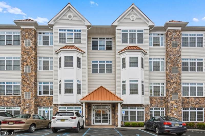 102 E Elizabeth Ave 106 - Photo 1