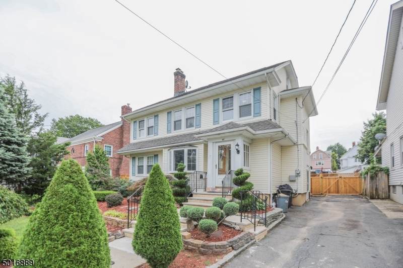 41 Essex St - Photo 1