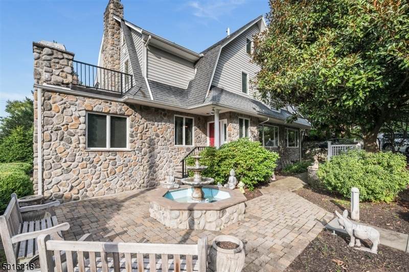 1 Park Dr - Photo 1