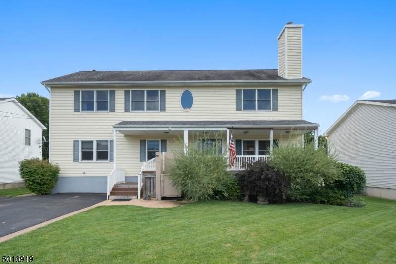 39 White Rock Blvd - Photo 1