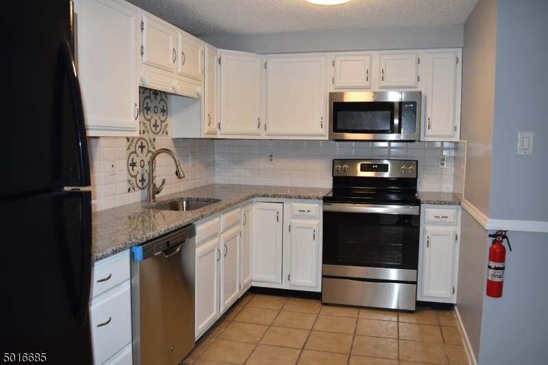 10 Liberty Ln - Photo 1