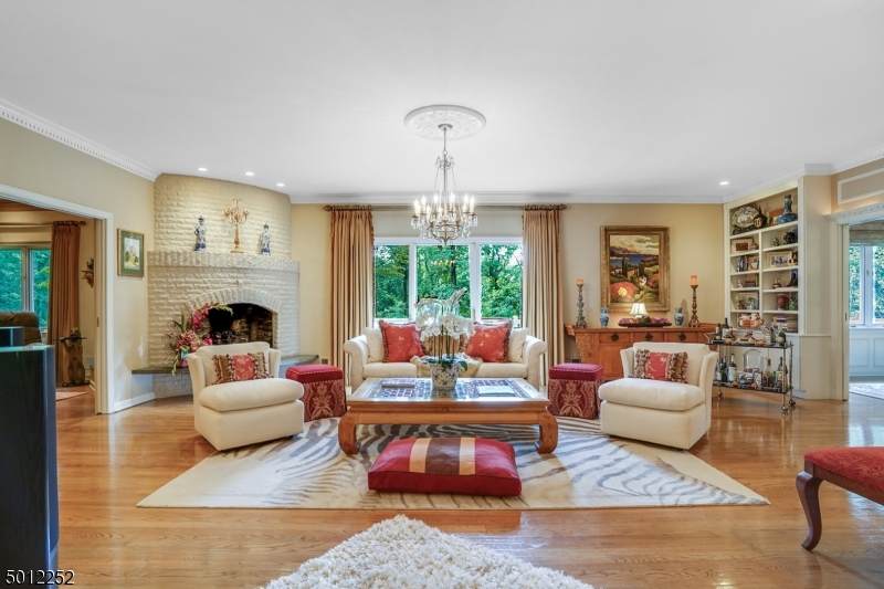 126 Colonial Dr - Photo 1