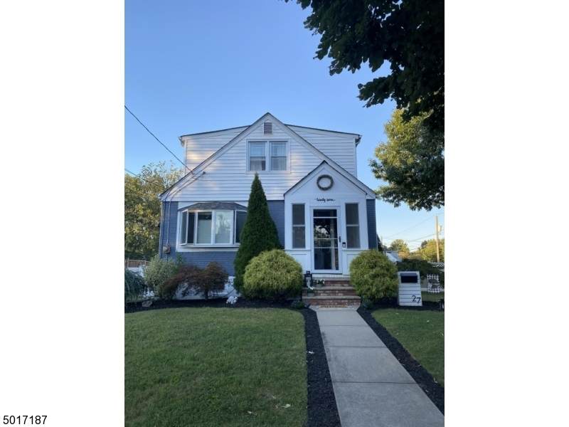 27 Mac Arthur Ave - Photo 1