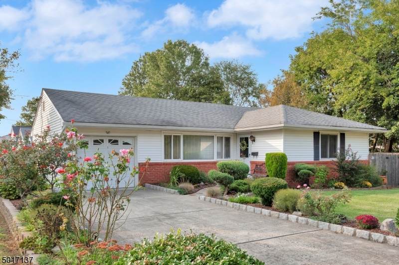 347 N Gaston Ave - Photo 1