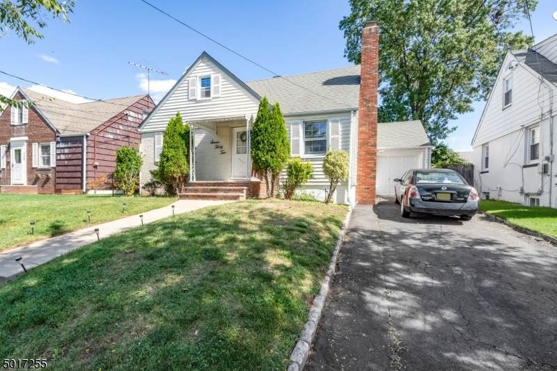 732 Keep St - Photo 1