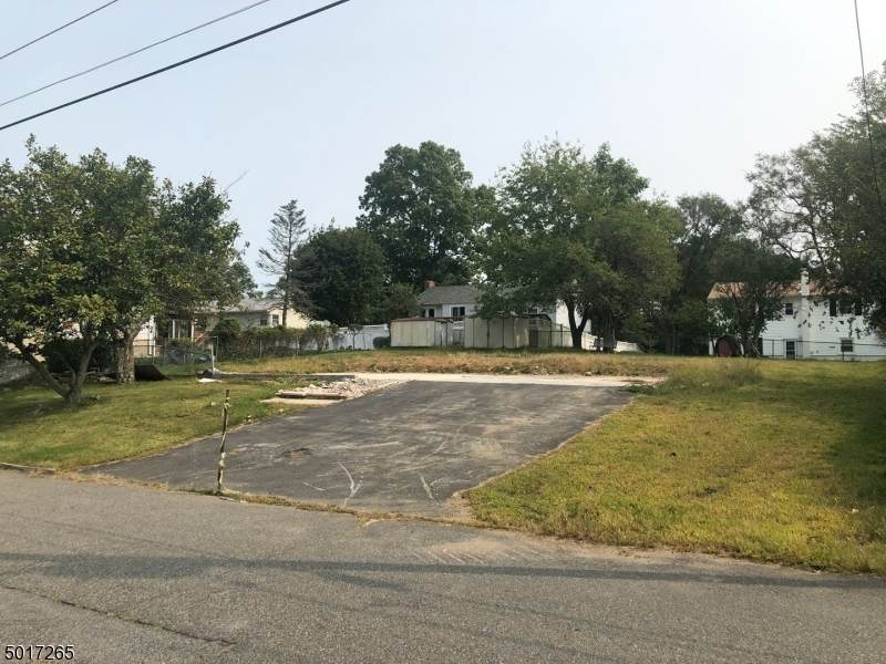 8 North Way - Photo 1