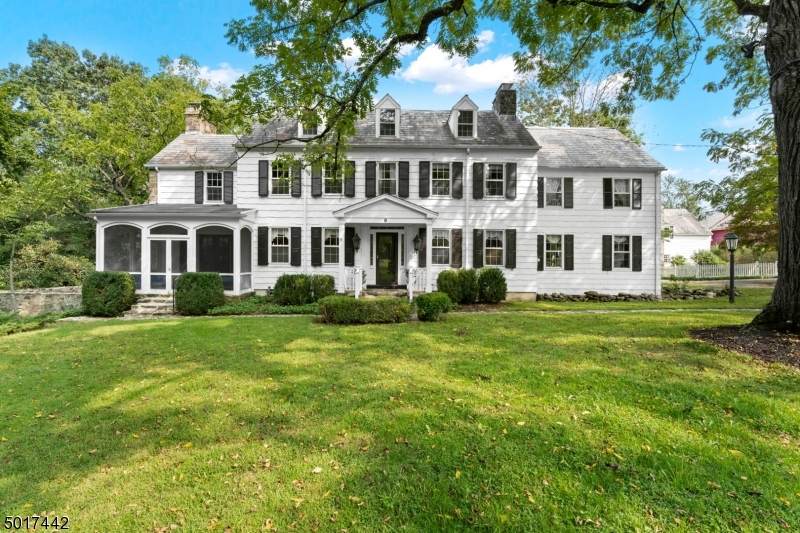 9 Schoolhouse Ln - Photo 1
