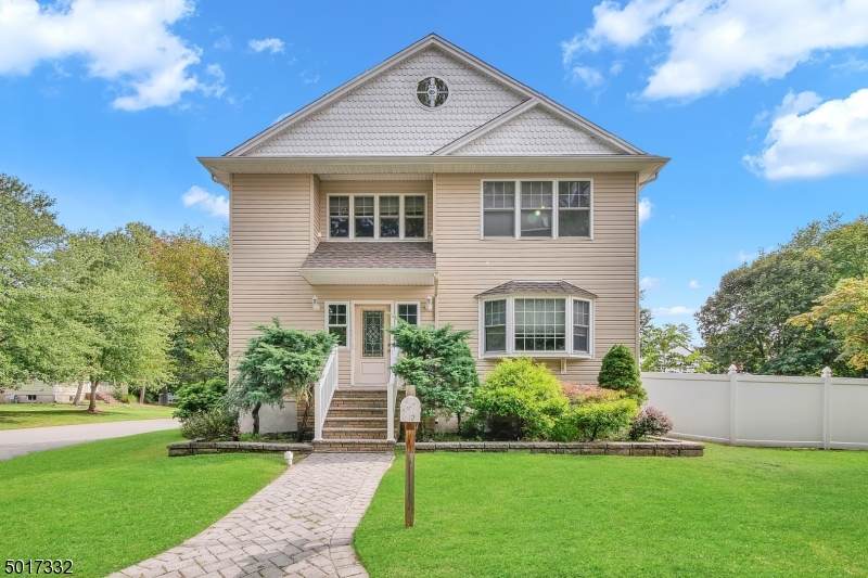 12 Greenwood Ave - Photo 1