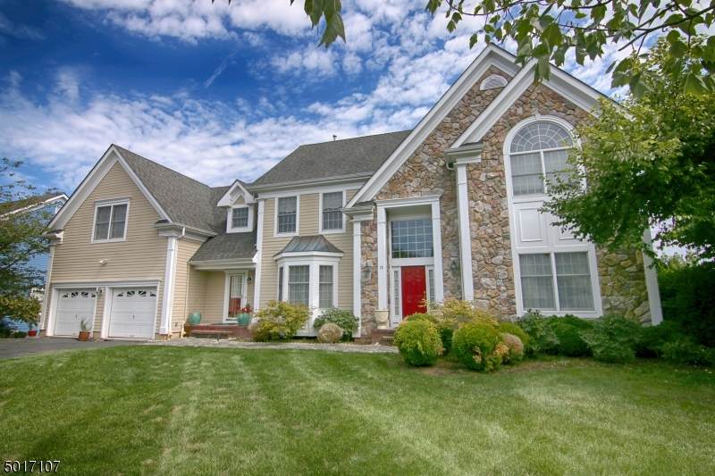 13 Stirling Rd - Photo 1