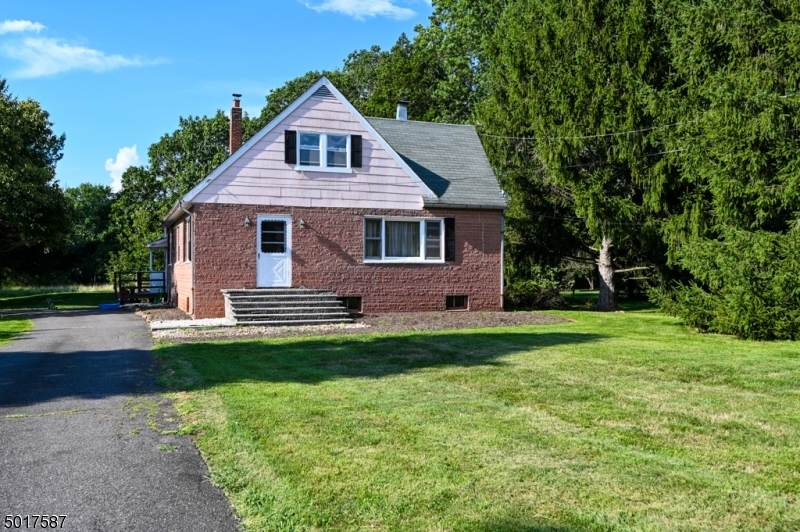 302 Sunset Rd - Photo 1