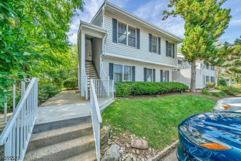 272 Kingbird Ct - Photo 1