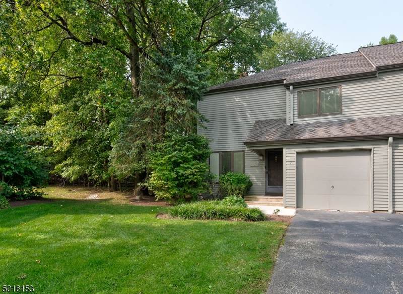 7 Lenape Dr - Photo 1