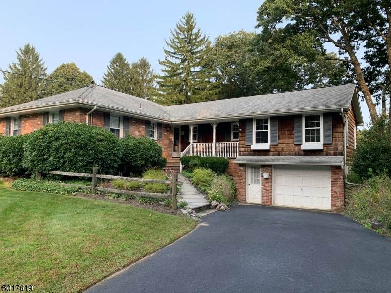 17 Meadow Ln - Photo 1