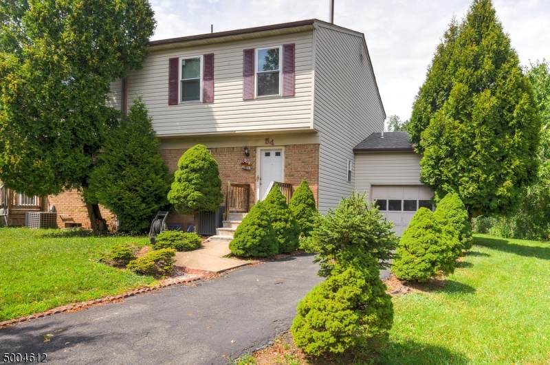 54 Bayberry Close - Photo 1