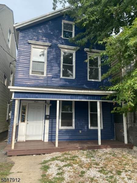 463 Grove St - Photo 1