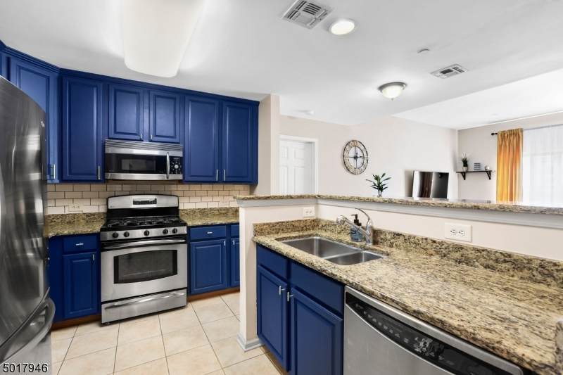 358 Rector St Unit 706 - Photo 1