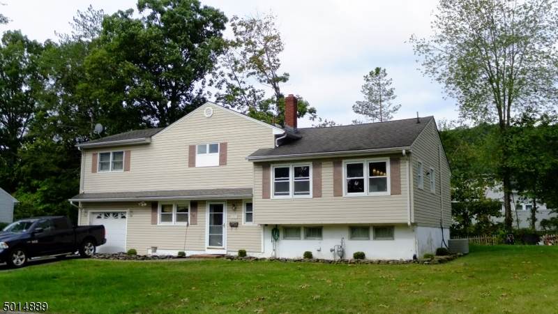 131 Oak St - Photo 1