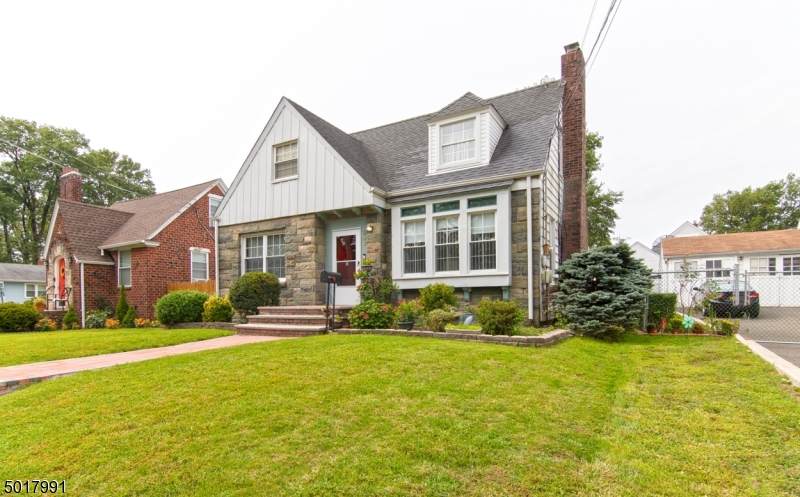 548 Thompson Ave - Photo 1