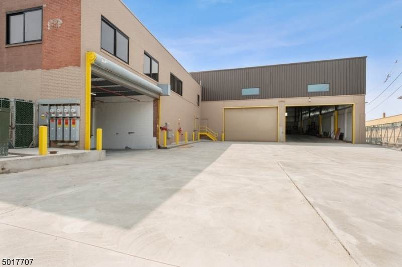 6 Hoffman Pl - Photo 1