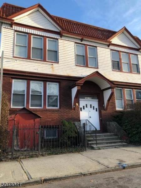 140 Leslie St - Photo 1