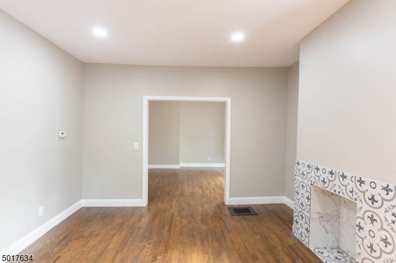 492 Prospect St - Photo 1