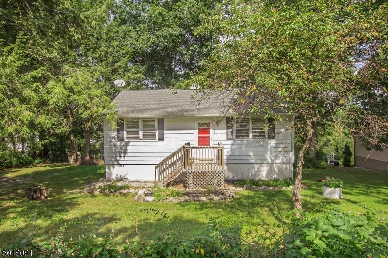 23 Bergen Ave - Photo 1