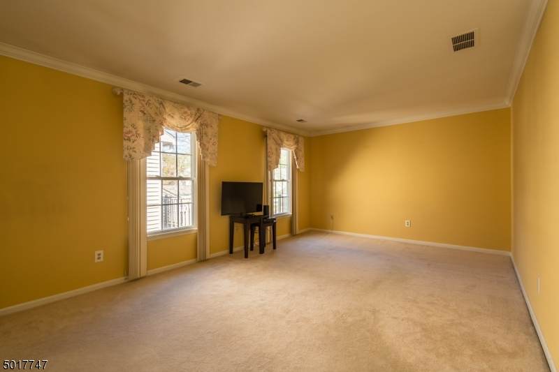30 Commonwealth Dr - Photo 1