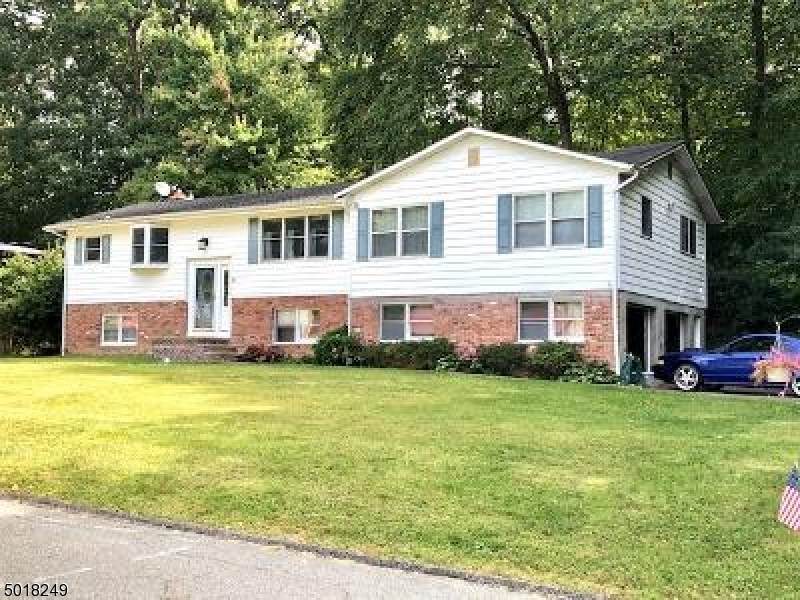 22 Woodlawn Ter - Photo 1