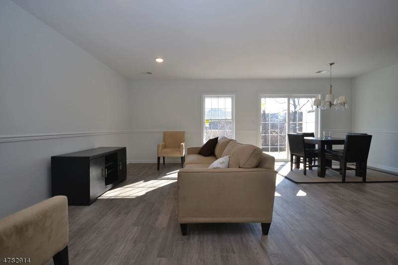 8 Joseph Dr - Photo 1
