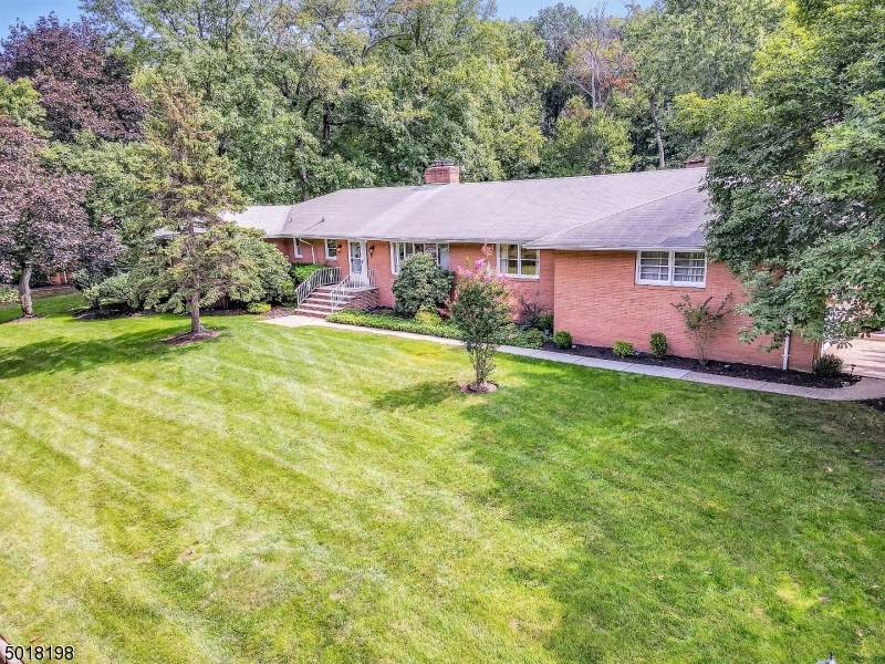 27 Remington Dr - Photo 1