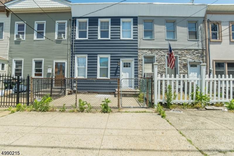 138 Broadway - Photo 1